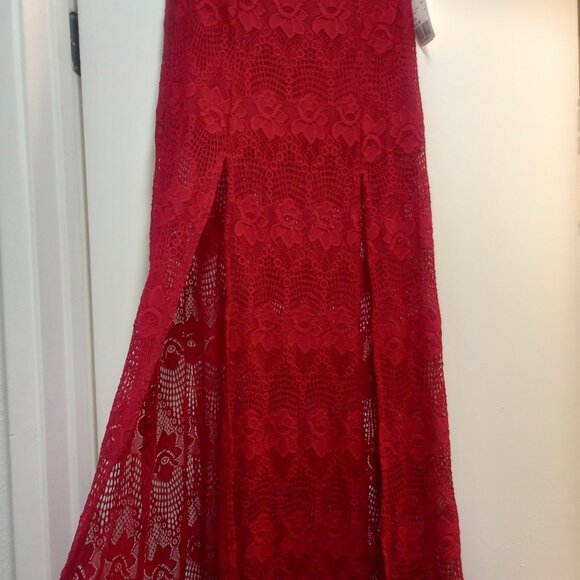 Red Floral Lace Skirt - Picture 4 of 5